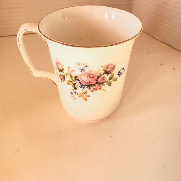 Vintage Royal Albert "Moss Rose" Bone China Mug - Picture 2 of 4